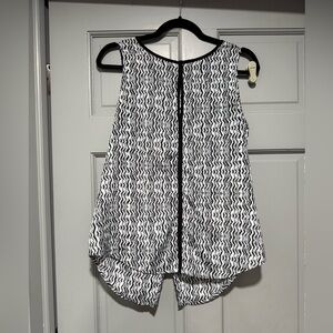 Massimo Black and White Patterned Women's Top